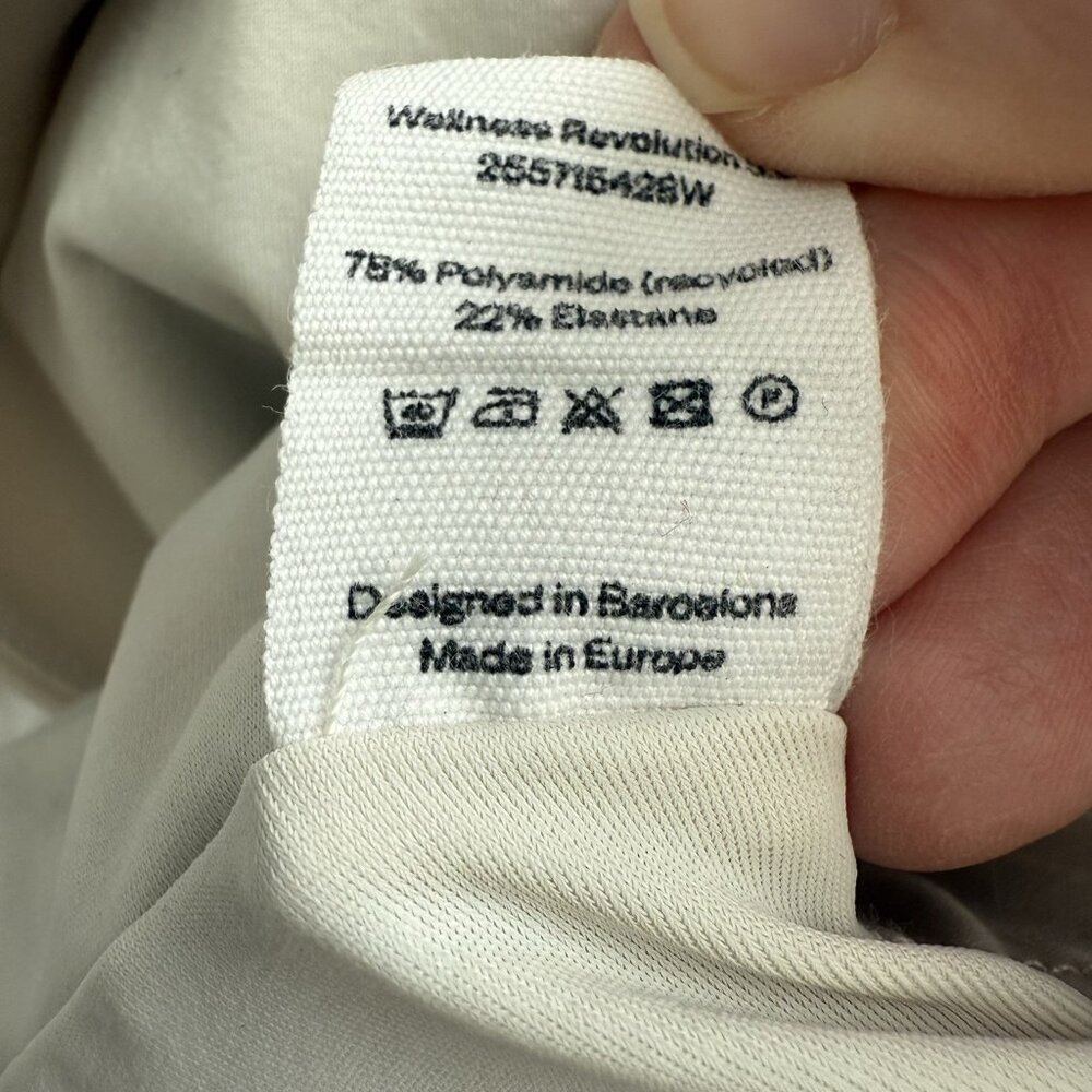 Aritzia Manola Cora Crop Top Ivory Size XS Activewear‎ Fitness Workout Gym - Picture 6 of 7